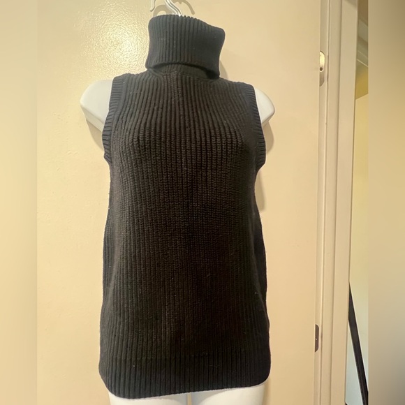 Michael Kors turtleneck sleeveless sweater - Picture 1 of 5